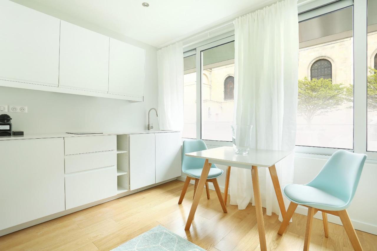Studio Eiffel Tower By Studio Prestige Paris Bagian luar foto