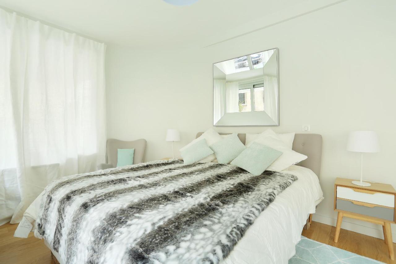 Studio Eiffel Tower By Studio Prestige Paris Bagian luar foto