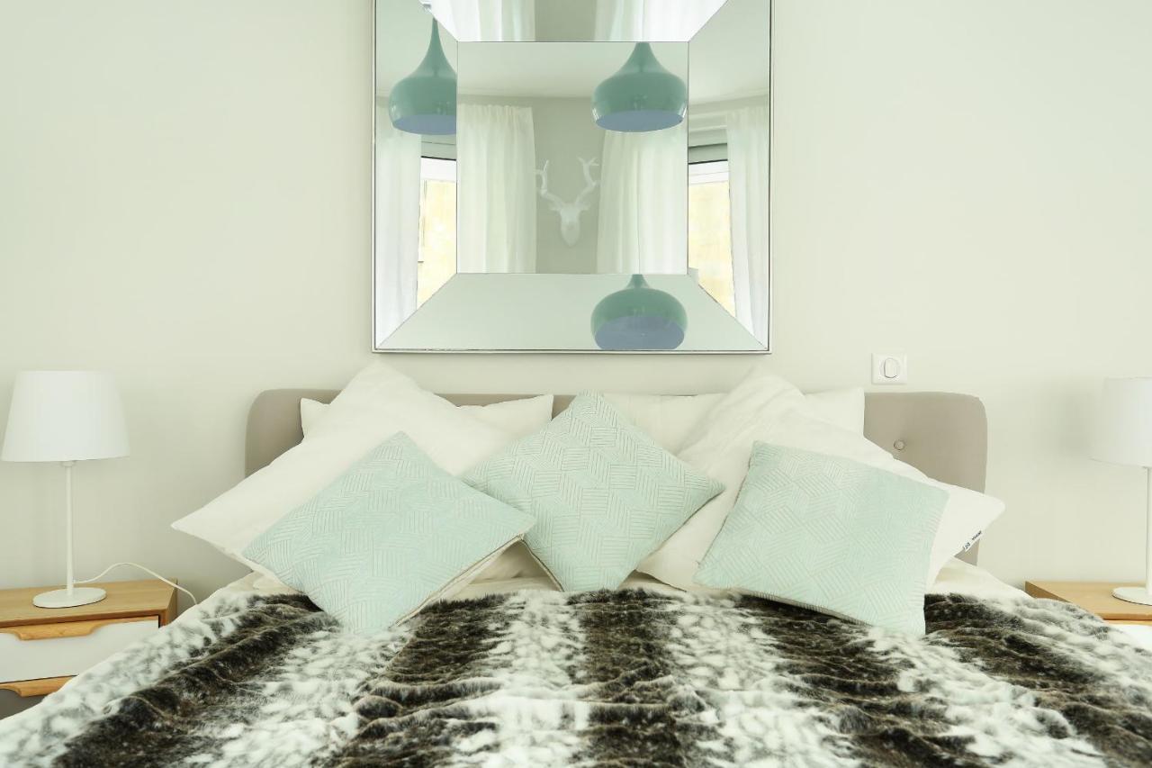 Studio Eiffel Tower By Studio Prestige Paris Bagian luar foto